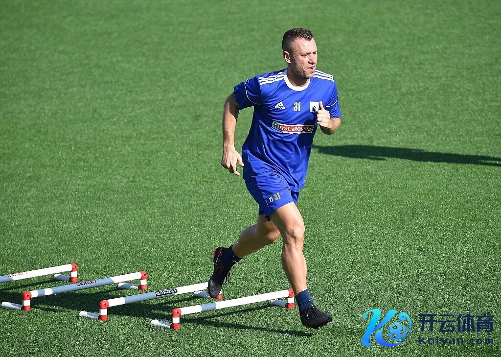 卡萨诺：莫塔不是瓜迪奥拉 DV9发达不如蓝鹰前卫卡斯特利亚诺斯